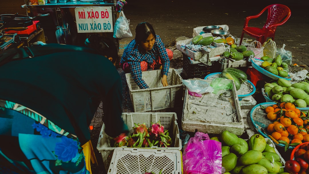 eating at local markets in southeast asia safely
